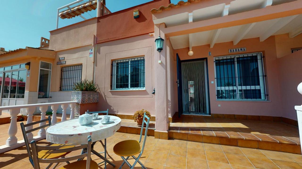 Cozy & Bright Bungalow Torrevieja Buitenkant foto