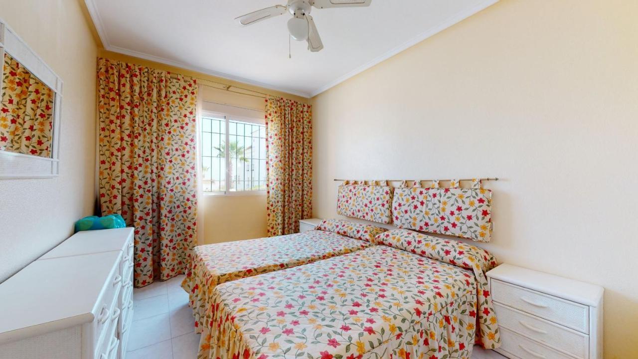 Cozy & Bright Bungalow Torrevieja Buitenkant foto